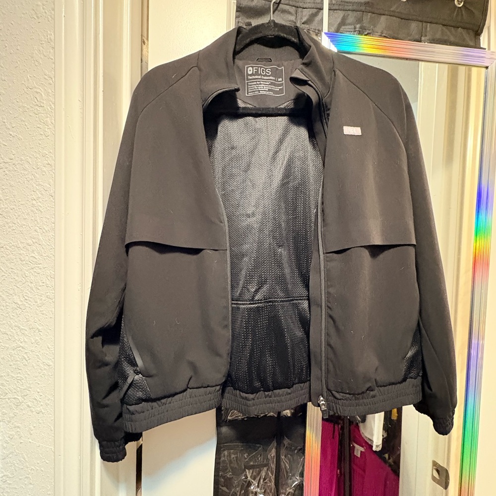 Figs Sydney Scrub Jacket Black